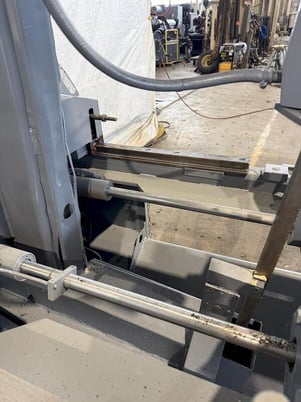 18" x 20" Hyd-Mech #V-18, vertical band saw - Image 10