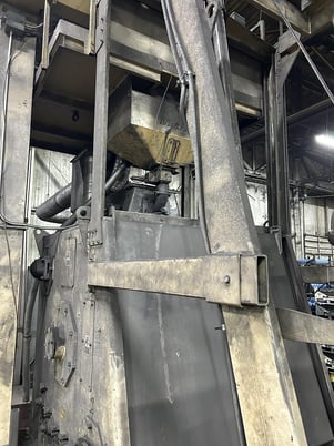 22 cu.ft. Metfin, rubber belt tumblast, 30 HP large direct drive wheel, shaker unloader & loading system - Image 3