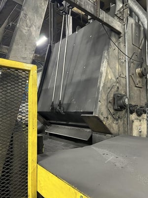 22 cu.ft. Metfin, rubber belt tumblast, 30 HP large direct drive wheel, shaker unloader & loading system - Image 8