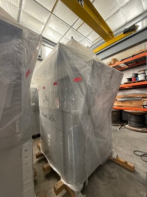 3000 Amps, Siemens breakers, vacuum, 38 KV, surplus (x6) - Image 2