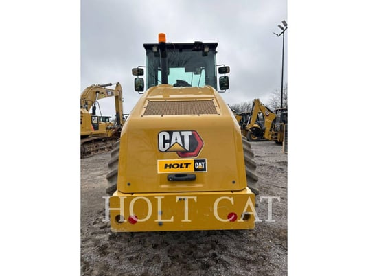 Caterpillar CP56B CAB, Vibratory Single Drum Pad, 910 hours, S/N: P5601225, 2023 - Image 4