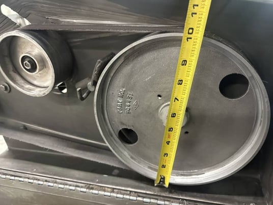 1.5" Adjustable square wheel belt sander with steel side table, 1 HP, emergency stop button - Image 7