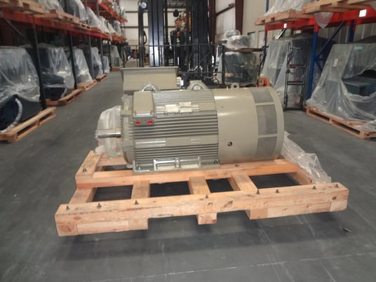 400 HP 1800 RPM General Electric, Frame 508/509LL, TEFC, BB, new, 460 Volts - Image 2