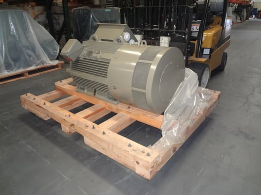 400 HP 1800 RPM General Electric, Frame 508/509LL, TEFC, BB, new, 460 Volts - Image 3