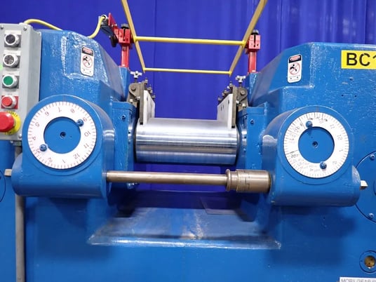 Farrel, rubber lab mill, 8 x 16" rolls, cabinet style, under slung dual drive, belt driven, dual 10 HP brake - Image 4