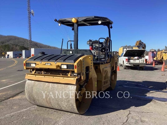 Caterpillar CB10, Compactor, 5329 hours, S/N: P8P00412, 2019 - Image 4