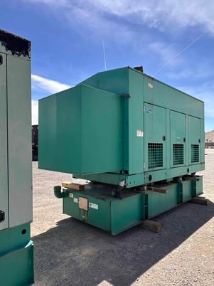 500 KW Cummins #DFEK, diesel generator set, 480 Volts, 2002 - Image 2