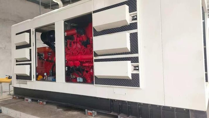 1000 KW Stamford #S6L1D-F41, Natural gas generator set, 480 Volts, 3-phase, 1438 Amps., 2025 - Image 4