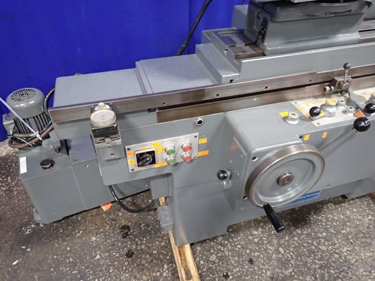 17.8" x 16" Kellenberger #600U, OD/ID cylindrical grinder, w/ hydraulic unit, coolant, tailstock, leveling - Image 4