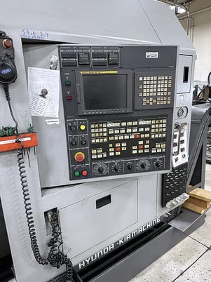 Hyundai Kia #SKT200TTSY, CNC Lathe, 30.7" Swing, 3.1" Bore, 2.5" Bar, 15.4"/11.8" diameter x 36.2" L Turn - Image 2