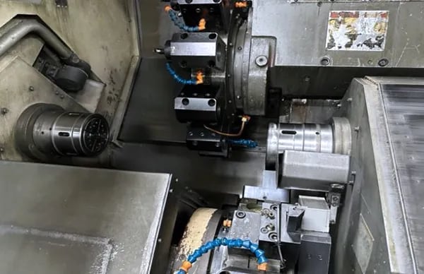 Hyundai Kia #SKT200TTSY, CNC Lathe, 30.7" Swing, 3.1" Bore, 2.5" Bar, 15.4"/11.8" diameter x 36.2" L Turn - Image 3