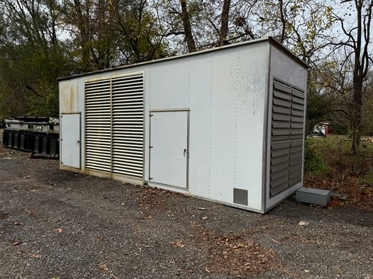 2500 KW Caterpillar #3516C, Standby Generator, Diesel Type, Sound Attenuated, Tier 2 Emissions, 3353 HP, 480 - Image 2