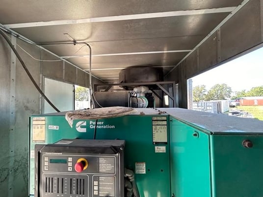 600 KW Cummins #DQCA, Standby Generator, Diesel Type, Sound Attenuated, Tier 2 Emissions, 805 HP, 208 Volts - Image 10