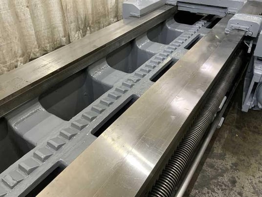 100" x 580" Betts #57R, engine lathe, 63.5" swing over cross slide, 96" face plate diameter, motorized - Image 4
