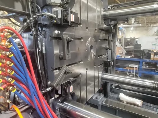 600 Ton, 60 oz., Leroy Somer Mtron #LSG-600H-i35a, horizontal plastic injection molder, 2.95" screw diameter - Image 3