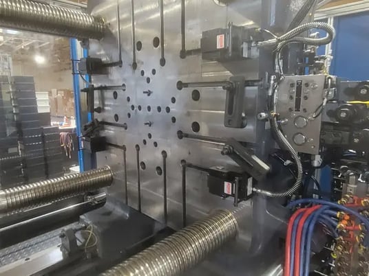 600 Ton, 60 oz., Leroy Somer Mtron #LSG-600H-i35a, horizontal plastic injection molder, 2.95" screw diameter - Image 4