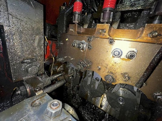 .472" x 5.23" Asahi Sunac #ST-1010, 2 die 2 blow header, 230 PPM, turntable, 2 plane straightener, 2008 - Image 5