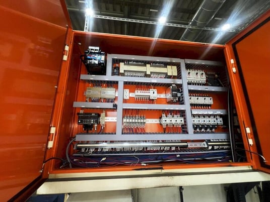 .472" x 5.23" Asahi Sunac #ST-1010, 2 die 2 blow header, 230 PPM, turntable, 2 plane straightener, 2008 - Image 10