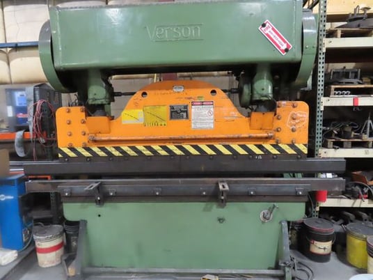 90 Ton, Verson #306-90, hydraulic press brakes, 8' overall, 78" between housing, 3" stroke, 12" Shut Height - Image 2