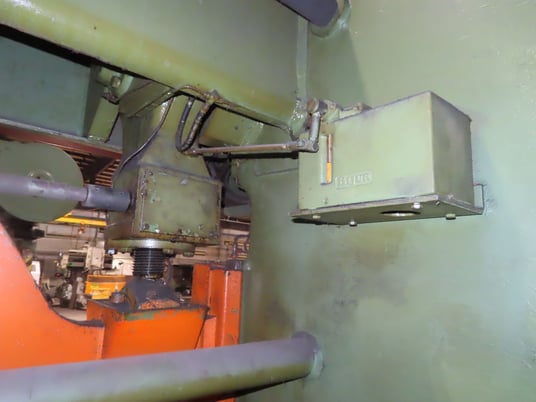90 Ton, Verson #306-90, hydraulic press brakes, 8' overall, 78" between housing, 3" stroke, 12" Shut Height - Image 10