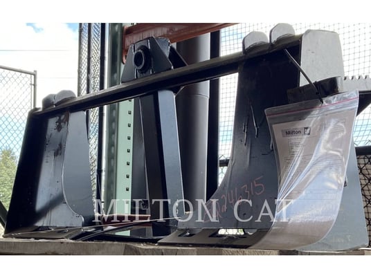 Caterpillar SSL 39" SINGLE BALE SPEAR, S/N: 2321BBS20062, 2023 - Image 3