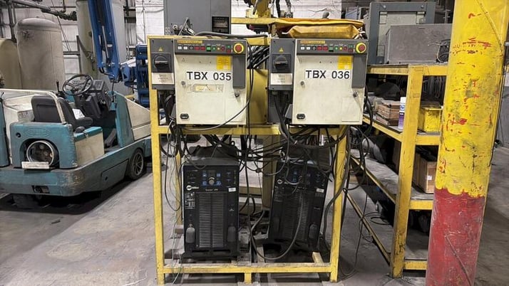 Fanuc, ArcMate 100i, Robotic Welder, 6 axis, 6 kg 13.2 lb. payload, 1368 mm 53.9" reach, Fanuc System R-J3 - Image 1