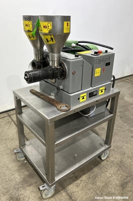 Oil Press Machine #KK40/F, 39" x 20" x 43", S/S, 920 RPM, multi voltage, 2017, AS IS - Image 1