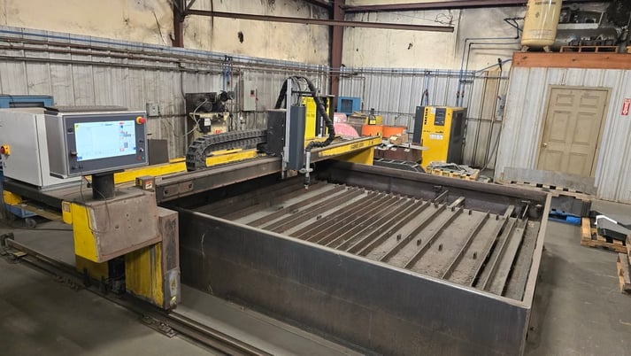 Shop Sabre #3000, CNC Plasma Cutter, w/Controller & Torch, 2" Cut capacity, 11' x 11' Water Table, 200 Amps - Image 1