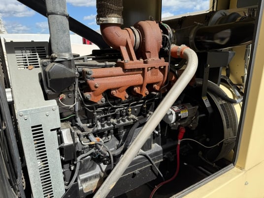 200 KW Kohler #200REOZJF, diesel generator set, 100 hours, John Deere engine, 400 gal tank - Image 6