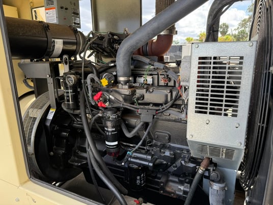 200 KW Kohler #200REOZJF, diesel generator set, 100 hours, John Deere engine, 400 gal tank - Image 7