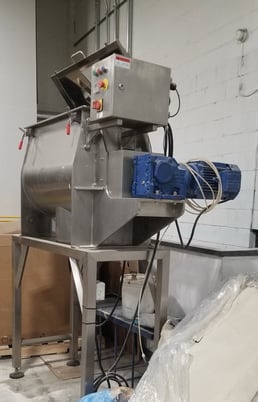 10 cu.ft. Stainless Steel Single Shaft Paddle Blender, 4' L x 3' width x 8' H Dimension, 3.67' Loading - Image 7
