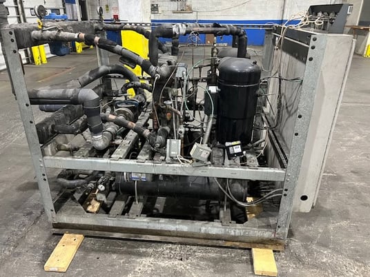 30 Ton, Advantage #CC-30WPT-21HRX, Water Cooled Chiller, R-22, (2) Refrigerant Zones, (2) 15 HP Compressors - Image 2