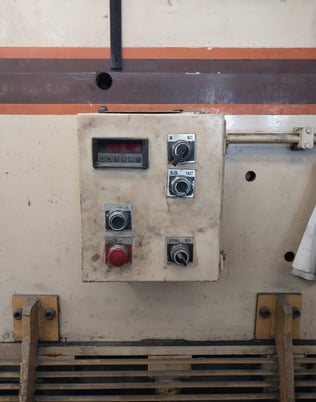 1/4" x 10' Standard #AS250-10, Hydraulic Shear, 36 Tons Shearing Force, 1" x 3" x 124" Blade, 11-Cylinder - Image 6