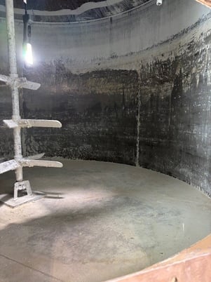 10000 gallon Stainless Steel Mixing Tank, 5/10 HP Agitator, 1900 - Image 2