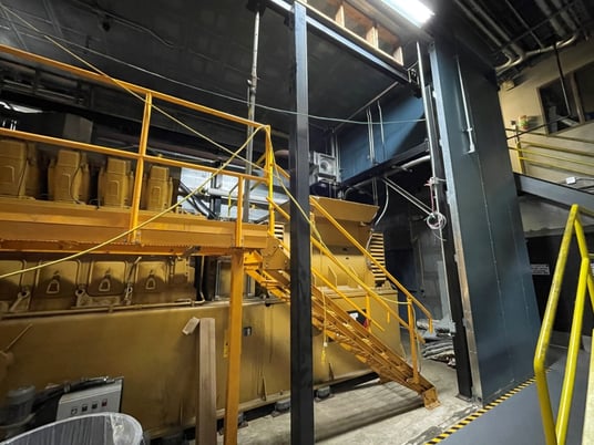 3000 KW Caterpillar #CG260-12, Natural gas generator, continuous, 4160 Volts, 2013 - Image 1