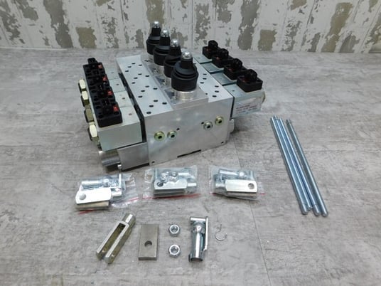 Terex Cranes #210-00080, Boom Truck Remote Kit PARTS, Lift, Joystick, Transmitter, Receiver - Image 8