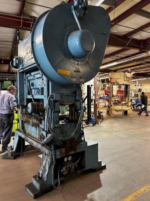 60 Ton, Minster #P2-60-48, straight side double crank, 4" stroke, 11" Shut Height, 200 SPM, variable speed - Image 4