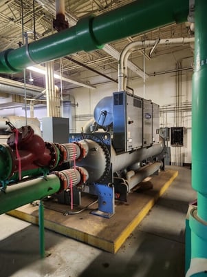 500 Ton, Carrier #23XRV5556NRVAA50-S, Water-Cooled Chiller, R-134a, R05 compressor, 2012 (3 available) - Image 3