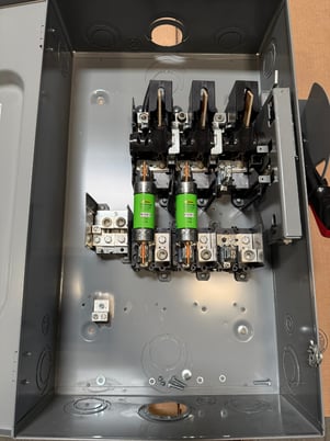 200 Amp. Square D Fusible Safety Switch H324N 60Hz 3 Pole NEMA 1 Enclosure - Image 2