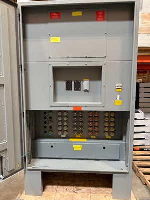 Trystar #GDS-305P-LLM-C, 8000 amp generator docking station, NEMA 3R, 480Y/277 Volts, new - Image 2