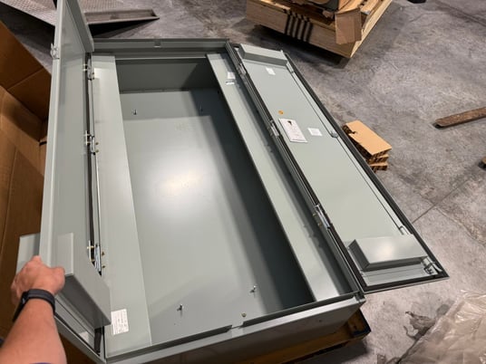 Eaton #RPC3673, 73" panelboard enclosure NEMA 12/3R Rainproof/Dustproof - Image 4