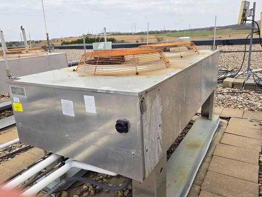 Liebert #DCDF165LA, 2-Fan Condenser, 320/165 psig, 3 Phase, 0.75 HP, 460 V, 2003 - Image 6