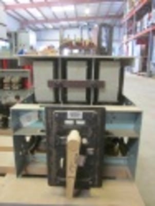 2000 Amps, Federal Pacific, 50H-2, manually operated, drawout, #AB2974 - Image 1