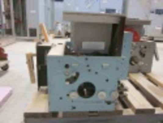 2000 Amps, Federal Pacific, 50H-2, manually operated, drawout, #AB2974 - Image 3