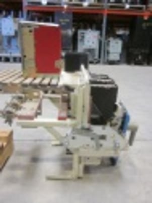 600 Amps, General Electric, AKU-2A-25-1, manually operated, drawout, #AB3762 - Image 4