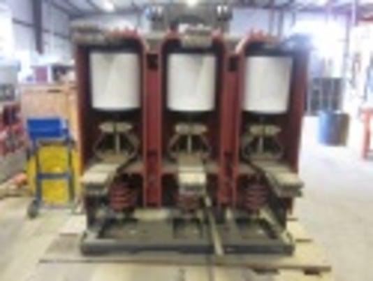1200 Amps, Industrial Electric, VK-10M40, electrically operated, drawout, #VB2517 - Image 3