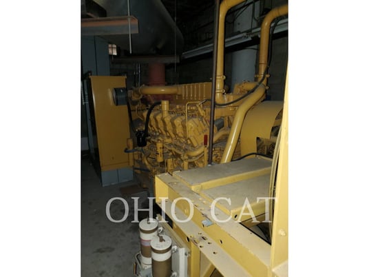 1500 KW Caterpillar #3512, stationary diesel generator set, 480 Volts, 1800 RPM, 472 hours, 1990 - Image 2