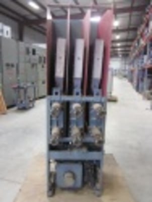 1200 Amps, Federal Pacific, 5-250, electrically operated, drawout, #AB4577 - Image 3