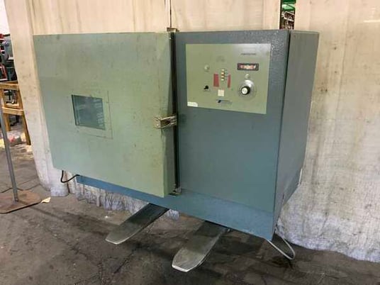 19-1/4" width x 22" H x 20-1/4" L Tenney oven, 350&deg;, 8" x 6" viewing window, 110/220 V. - Image 1