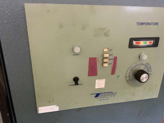 19-1/4" width x 22" H x 20-1/4" L Tenney oven, 350&deg;, 8" x 6" viewing window, 110/220 V. - Image 5